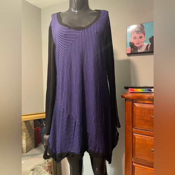 Women’s Purple & Black Patterned Dress ( Large ) - Picture 2 of 5